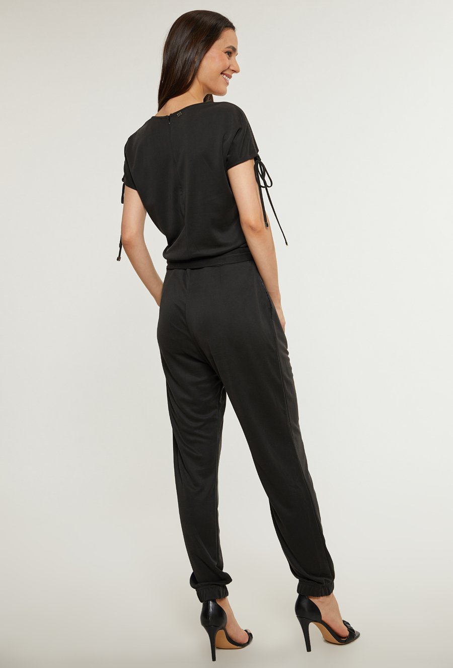 Kombinezon damski z paskiem w talii