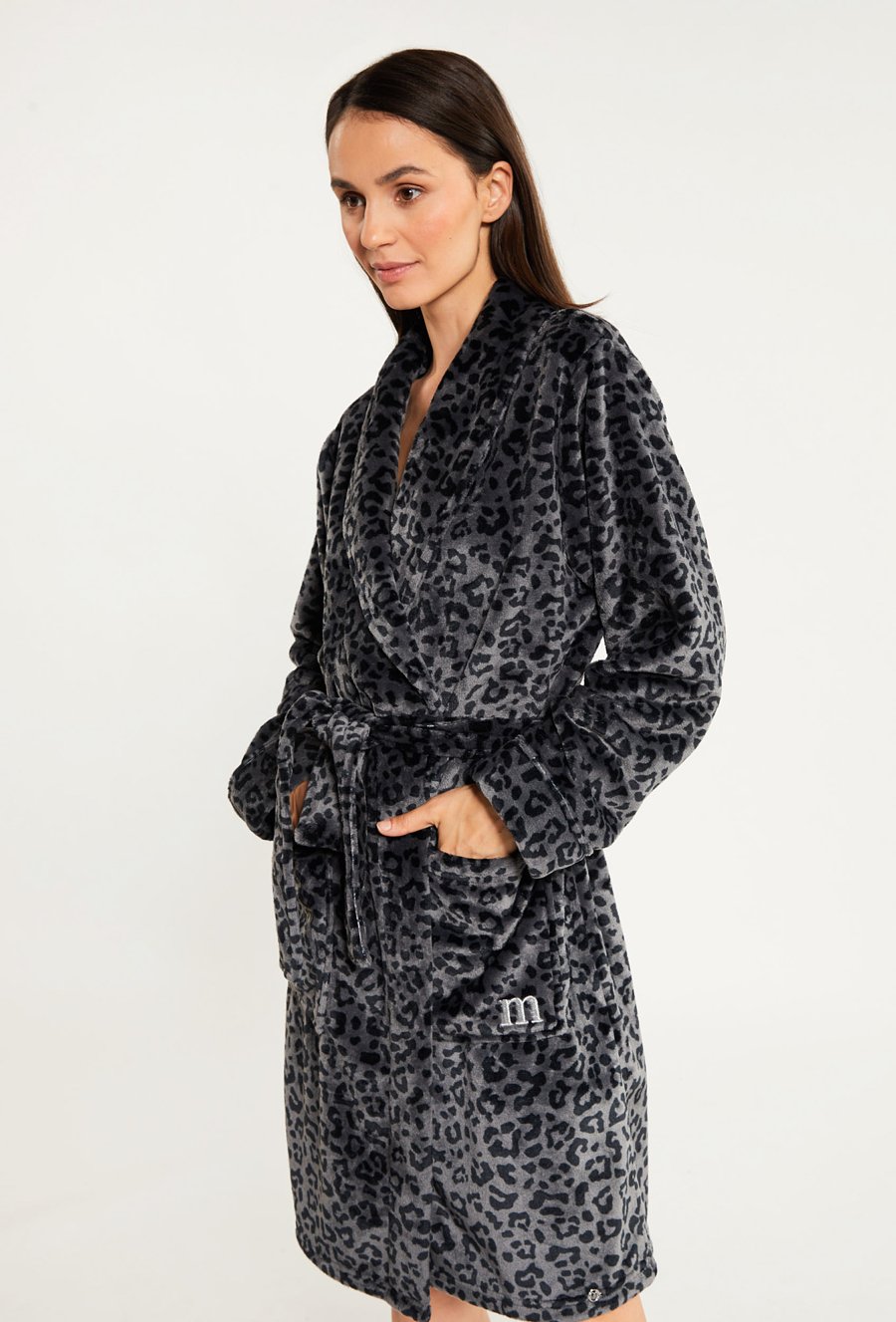 Szlafrok z wzorem w cętki