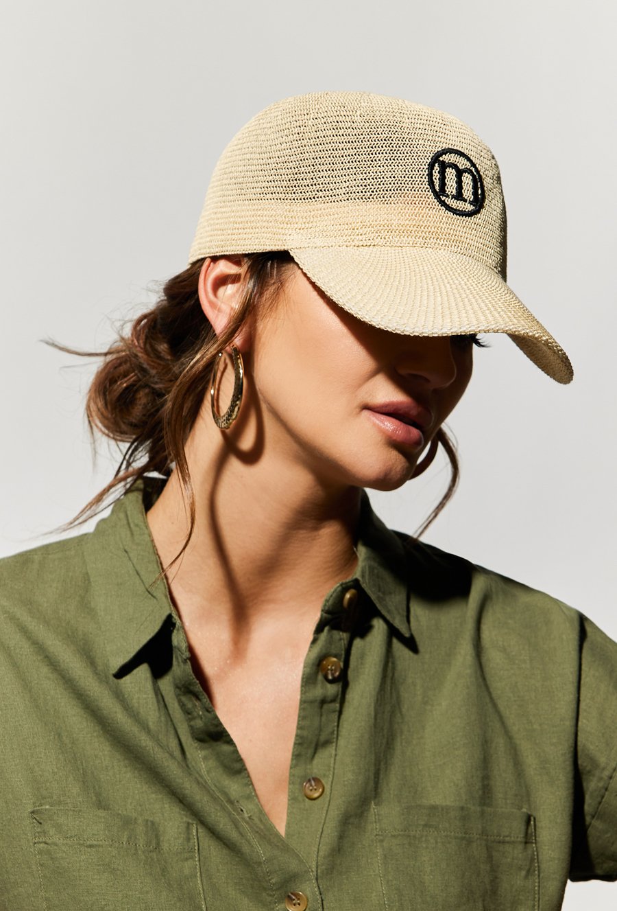 Pleciona czapka z daszkiem