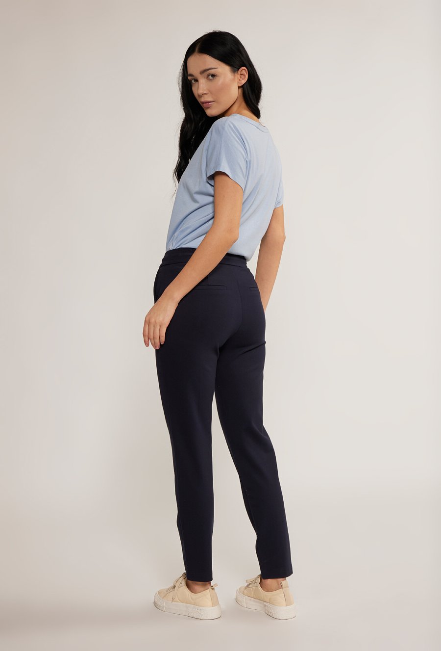 Materiałowe spodnie damskie