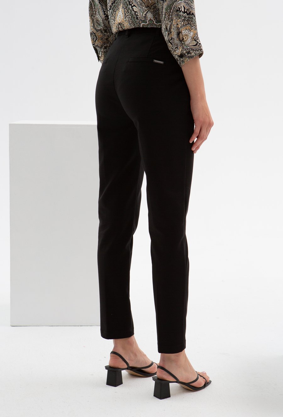 Spodnie typu cygaretki