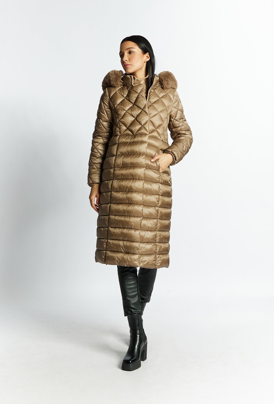 Pikowany płaszcz damski