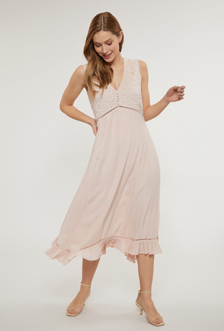 Sukienka midi z falbaną