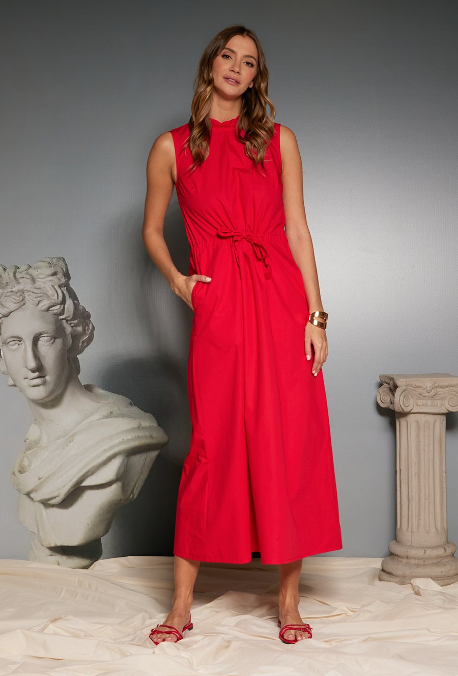 Bawełniana sukienka o prostej formie