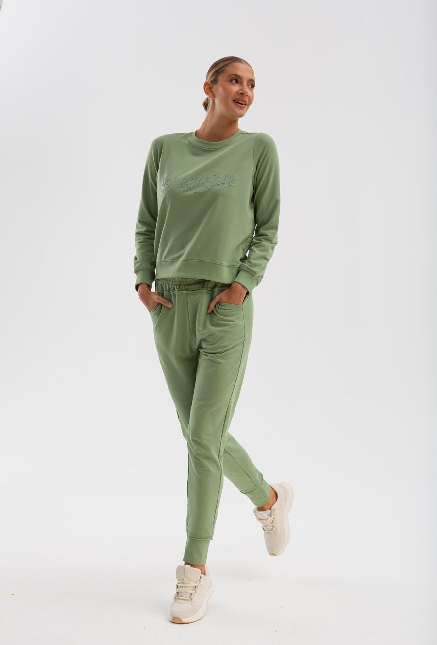 Bluza z napisem Femestage