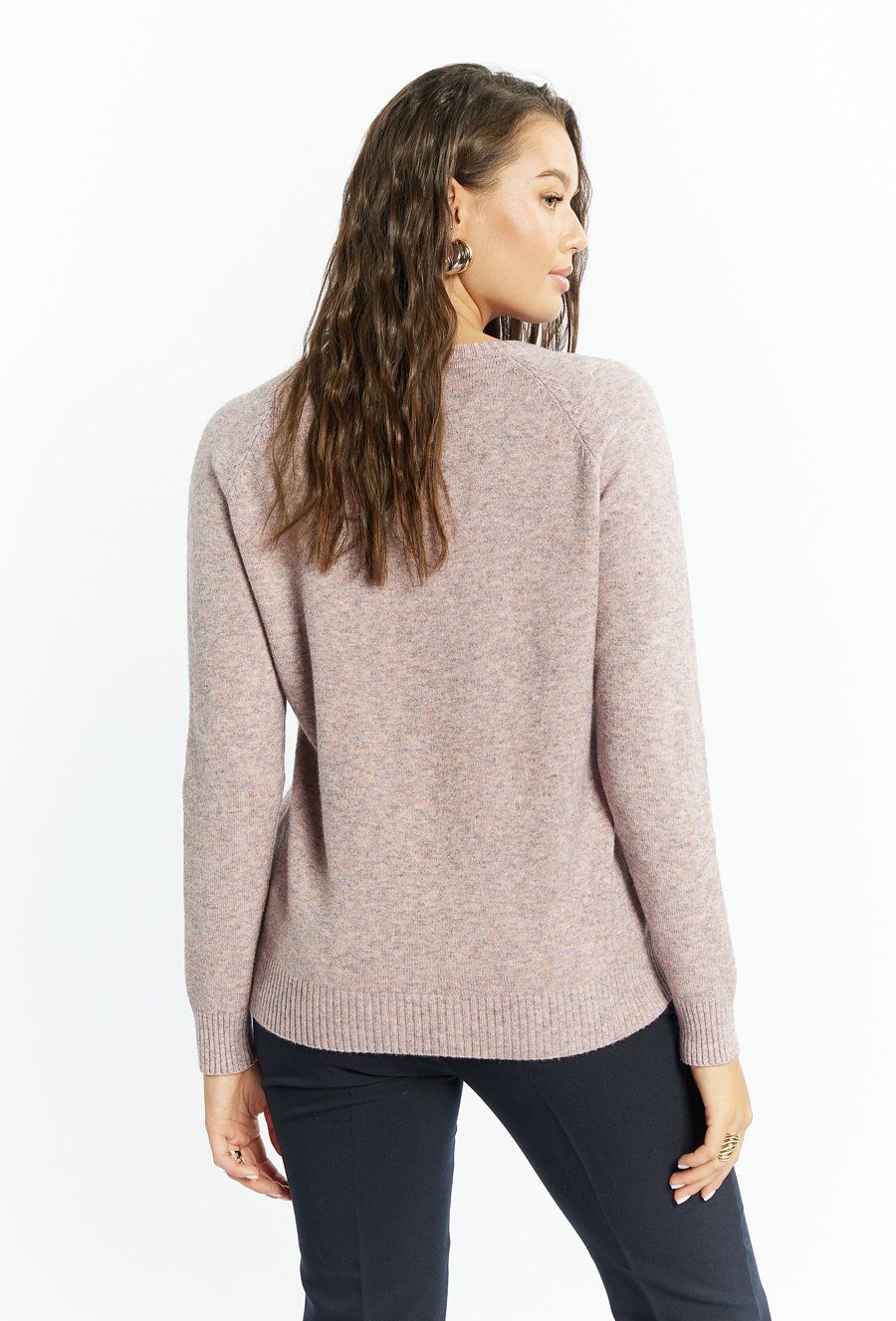 Sweter damski z warkoczowym splotem