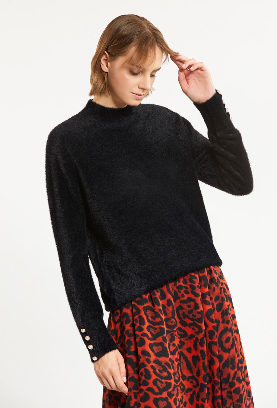 Sweter damski z aplikacją