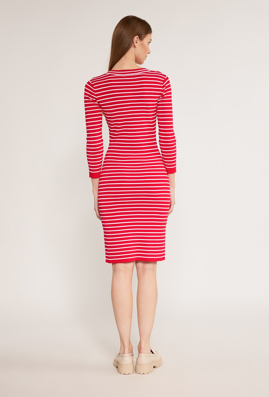 Dzianinowa sukienka w paski