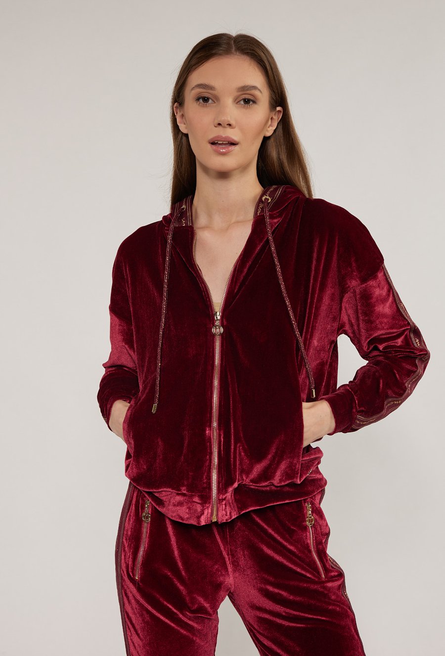 Welurowa bluza zapinana na suwak