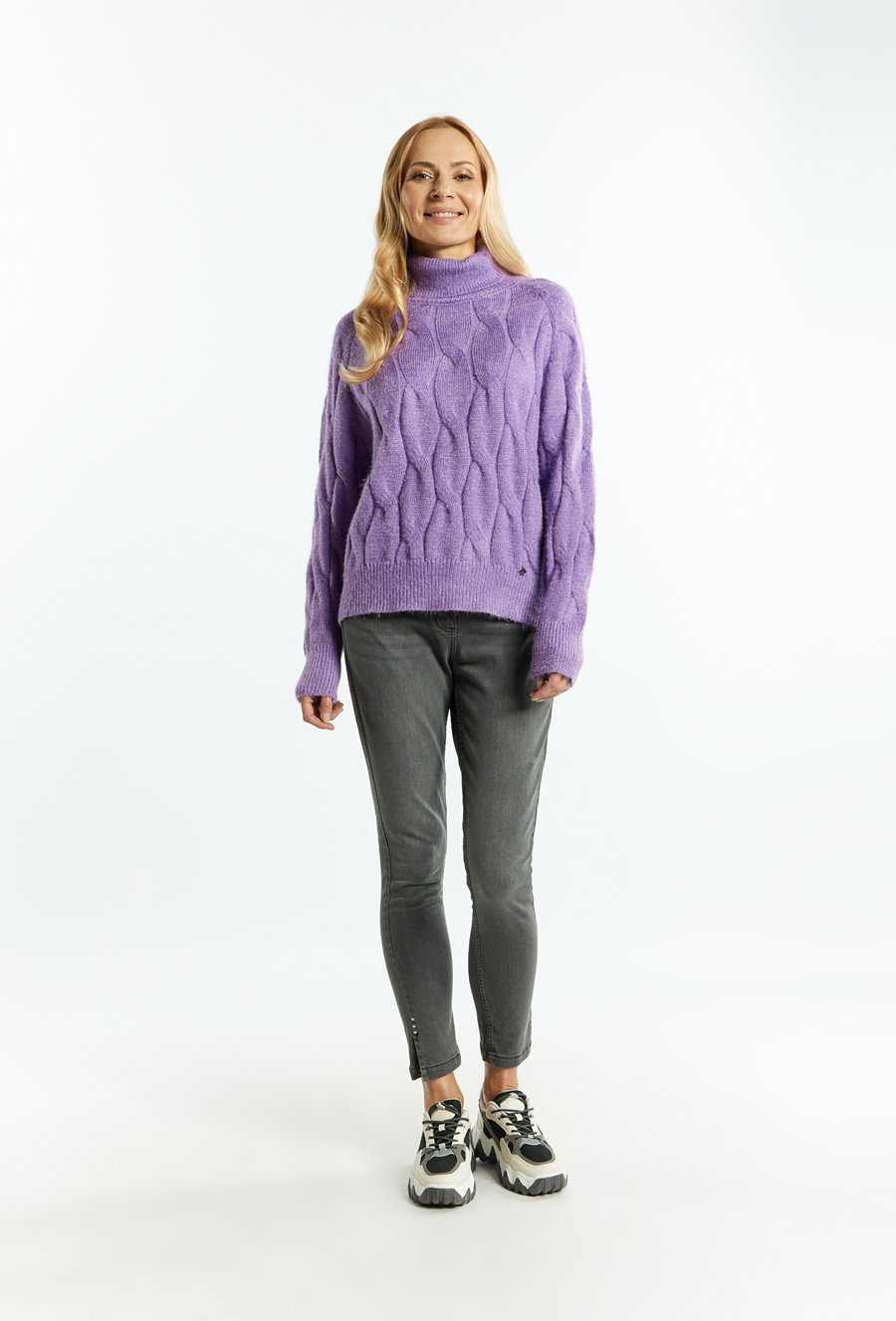 Sweter damski z golfem