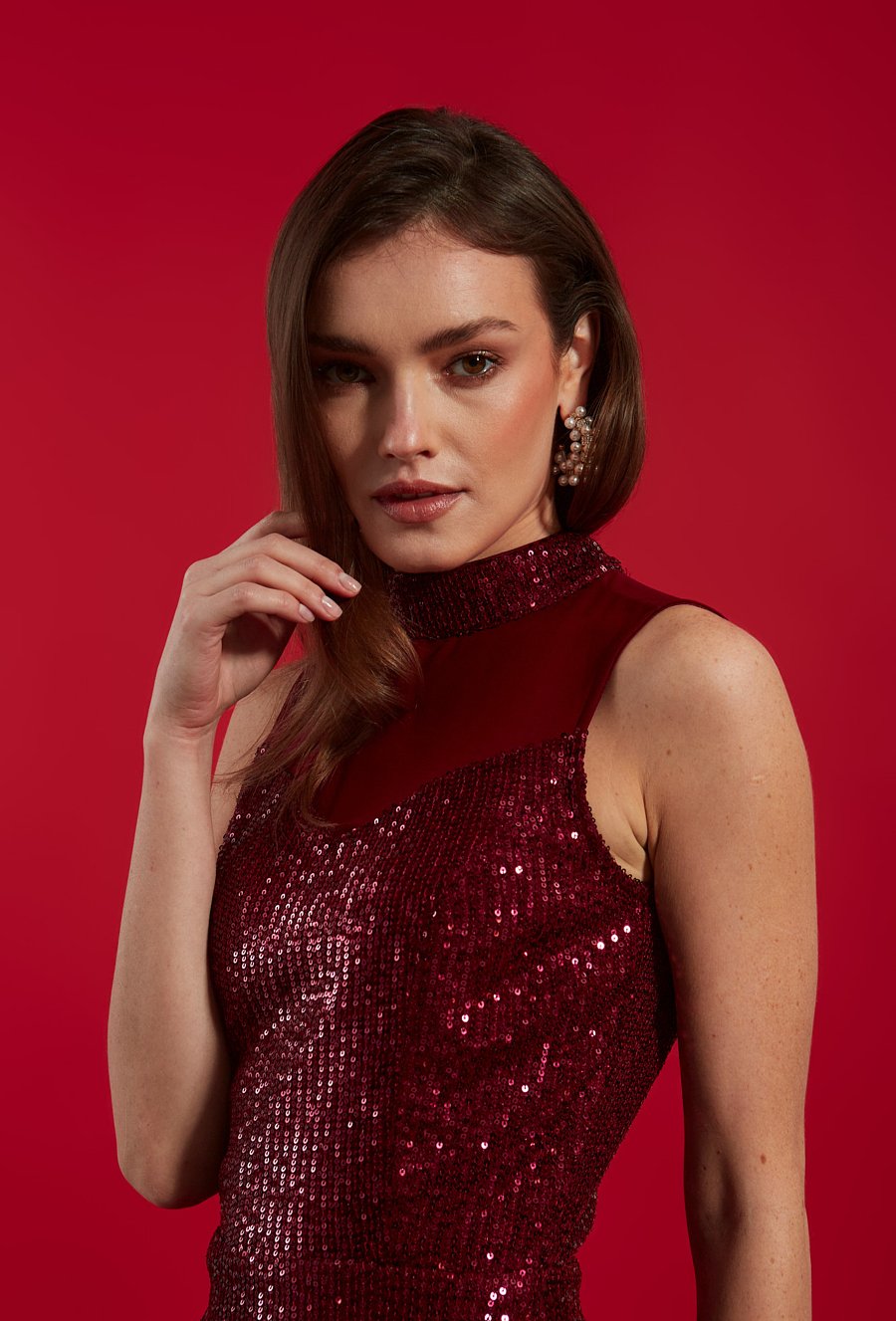 Dopasowana sukienka w cekiny