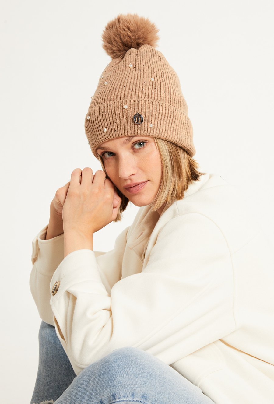 Klasyczna czapka z aplikacją