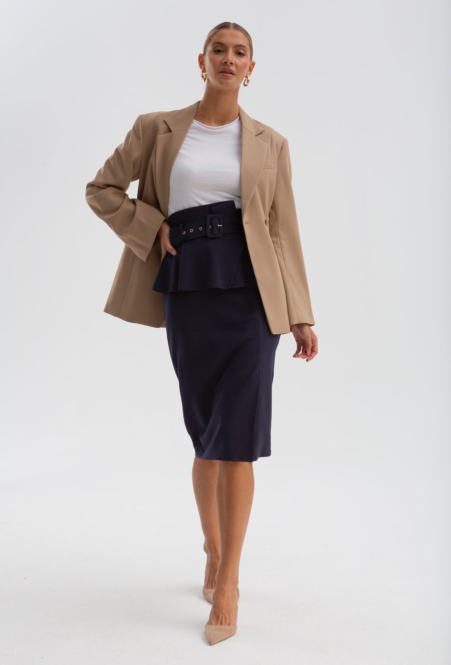 Oł&oacute;wkowa sp&oacute;dnica z baskinką