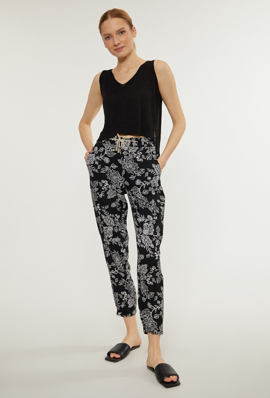 Wzorzyste spodnie damskie