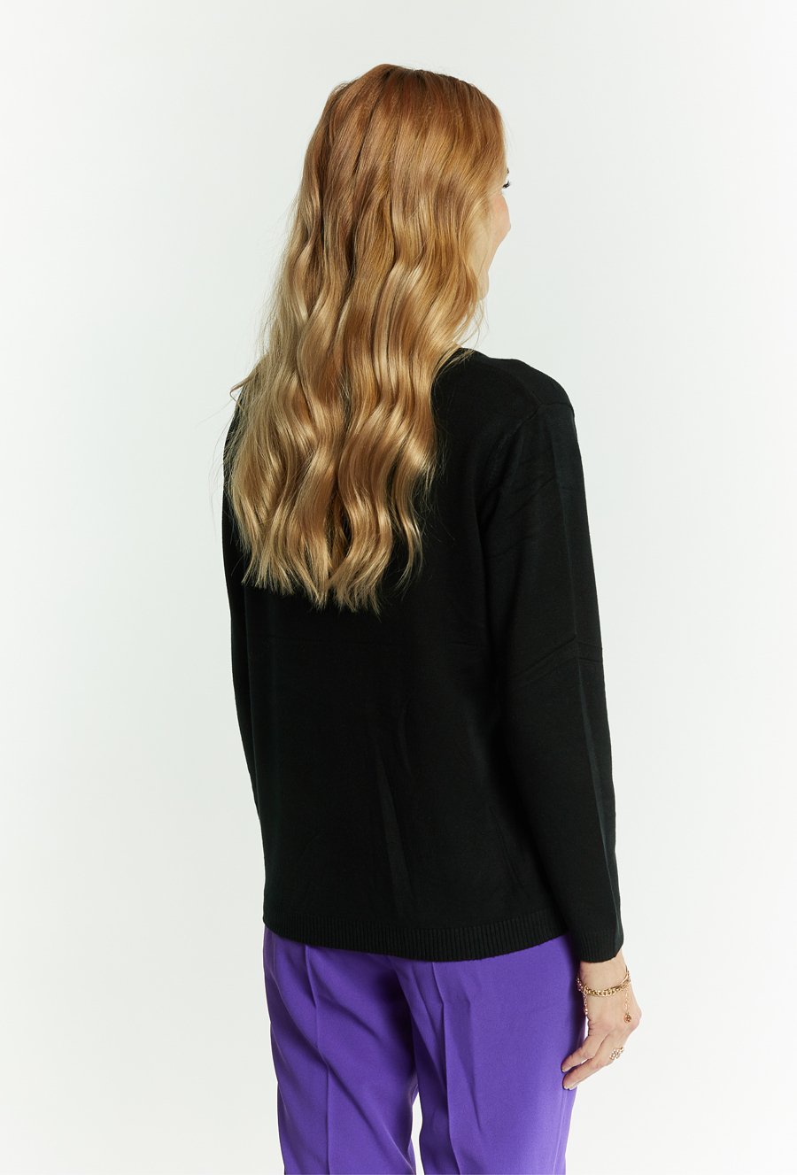 Wiskozowy sweter z dżetami