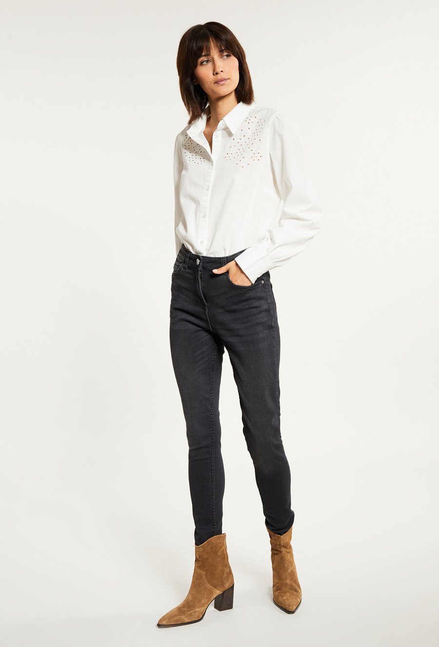 Klasyczne jeansy damskie