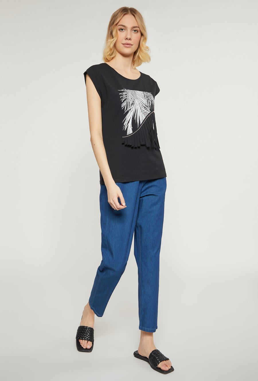 T-shirt damski z aplikacją na nadruku