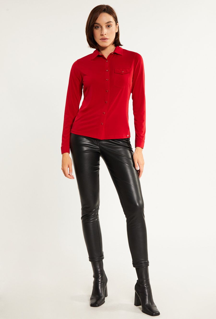 Klasyczna koszulowa bluzka damska