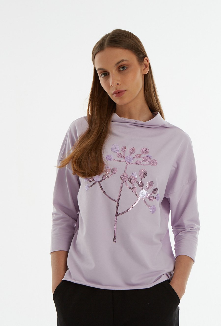 Bluza z cekinową aplikacją