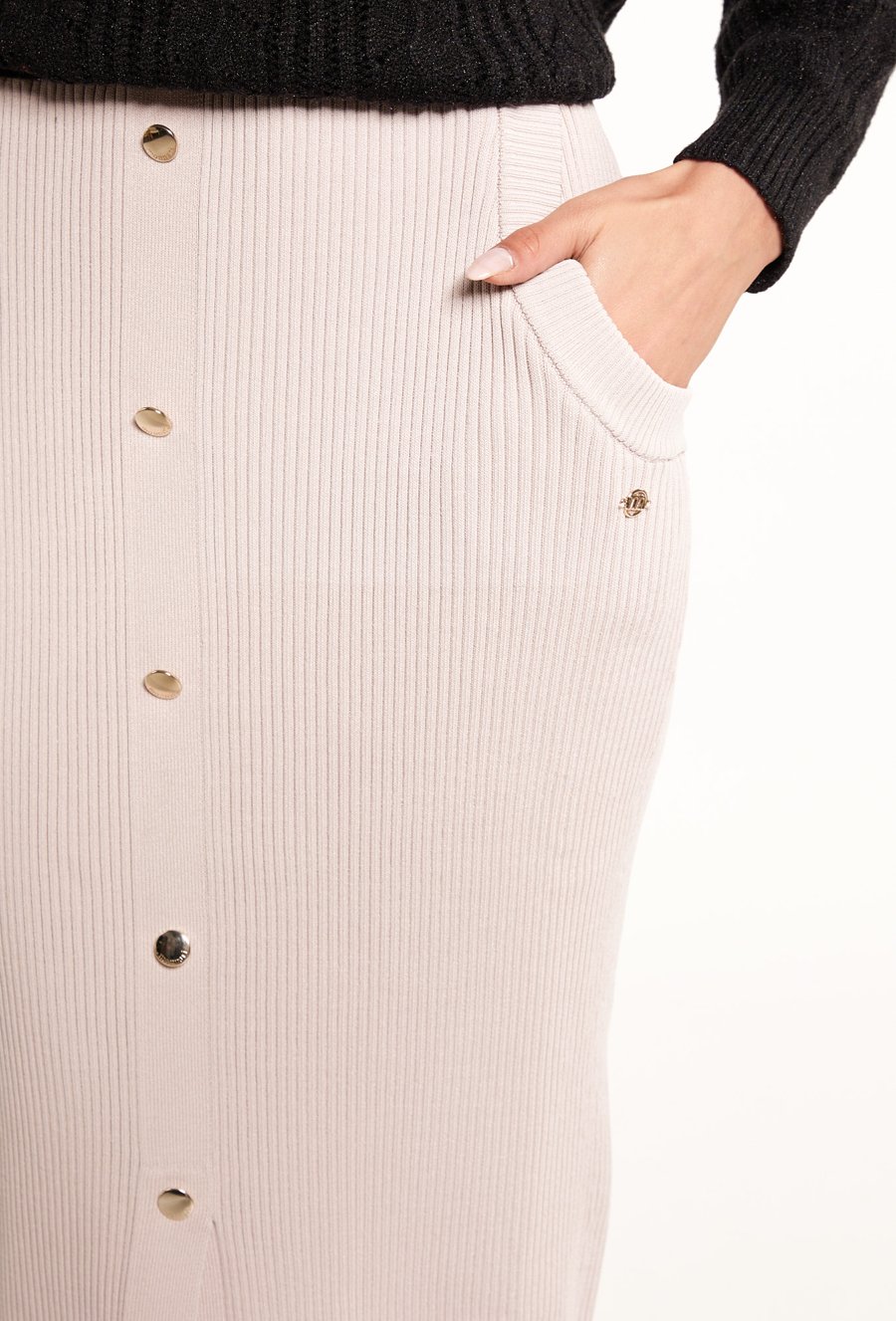 Prążkowana sp&oacute;dnica damska