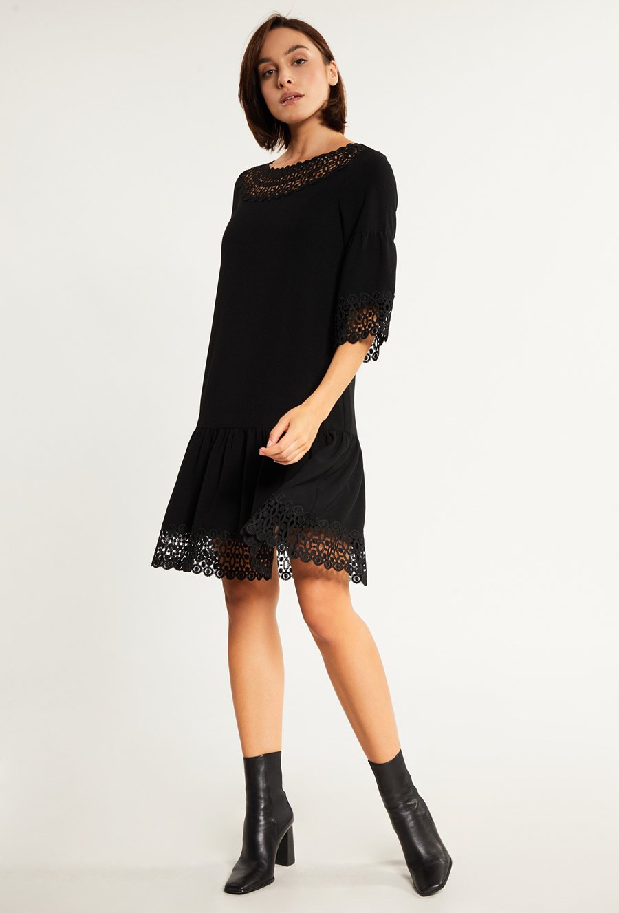 Sukienka o swobodnym fasonie