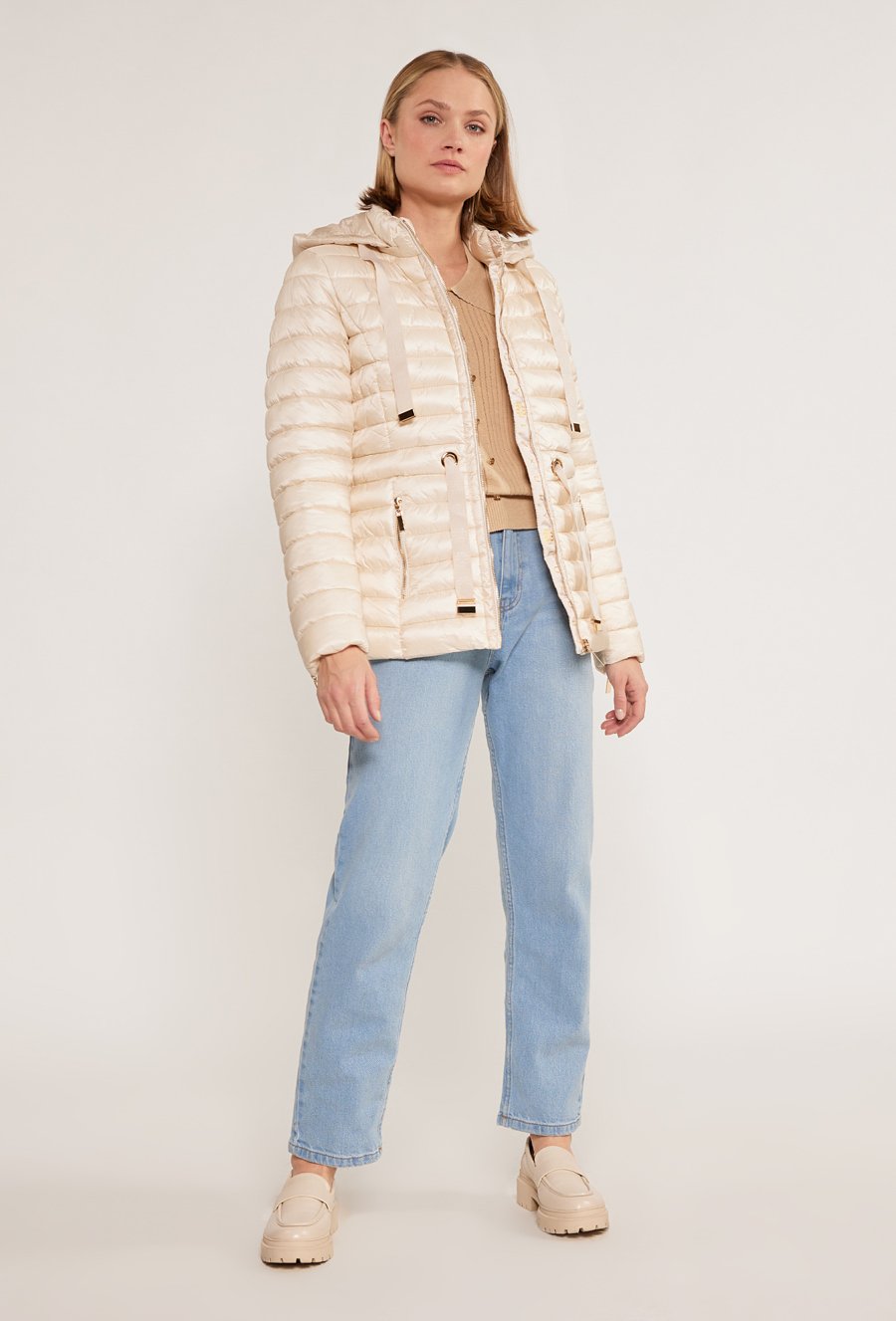 Pikowana kurtka z kapturem