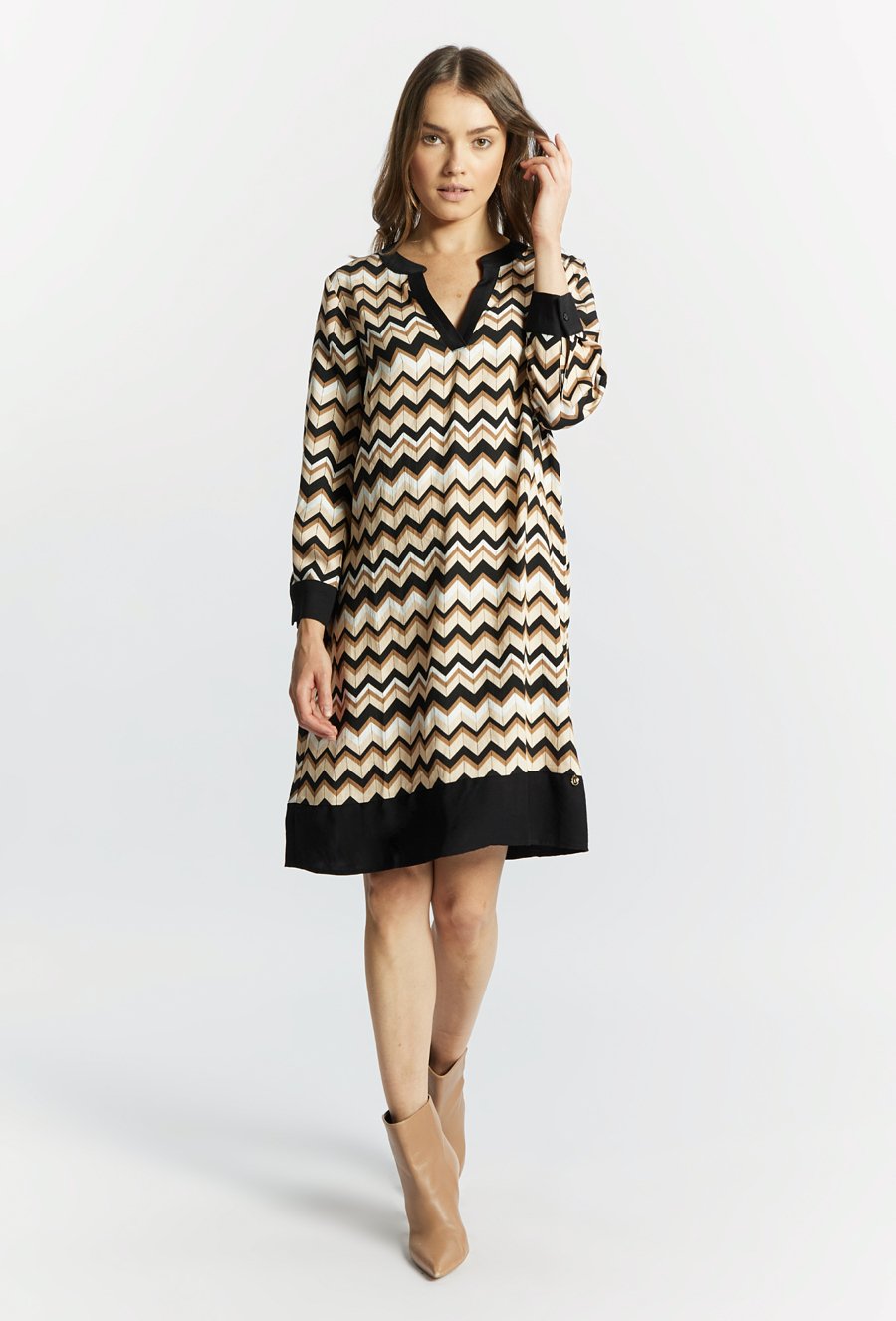 Wzorzysta sukienka damska