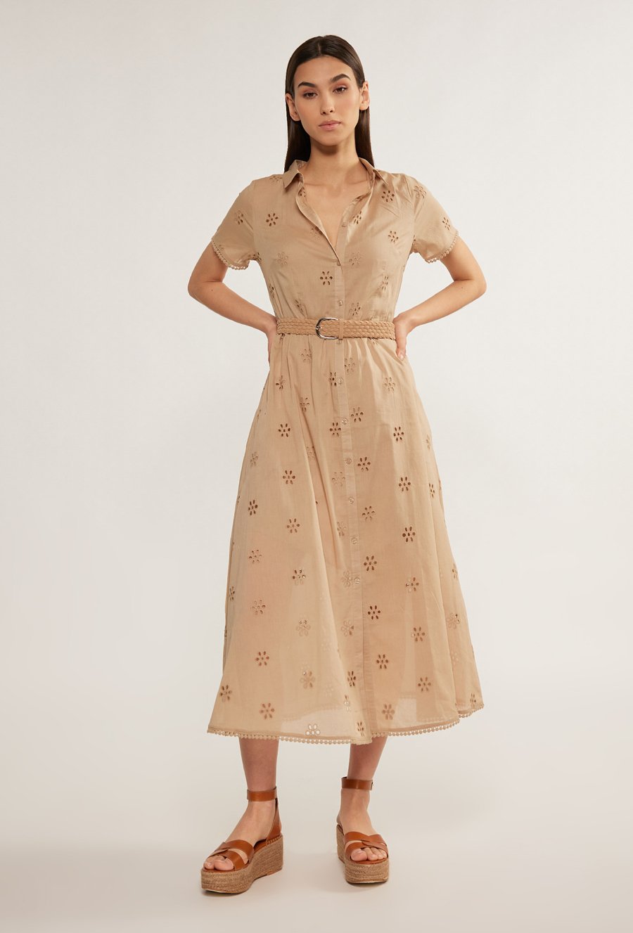 Ażurowa sukienka midi