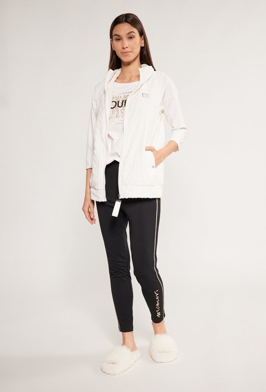 Bezrękawnik damski z plecionym wzorem