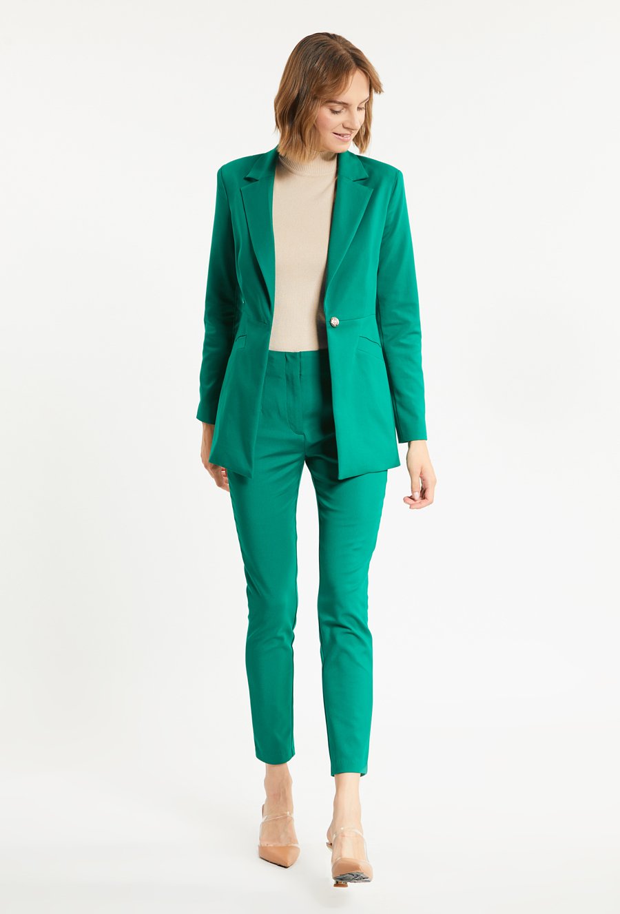 Marynarka z biżuteryjnymi guzikami