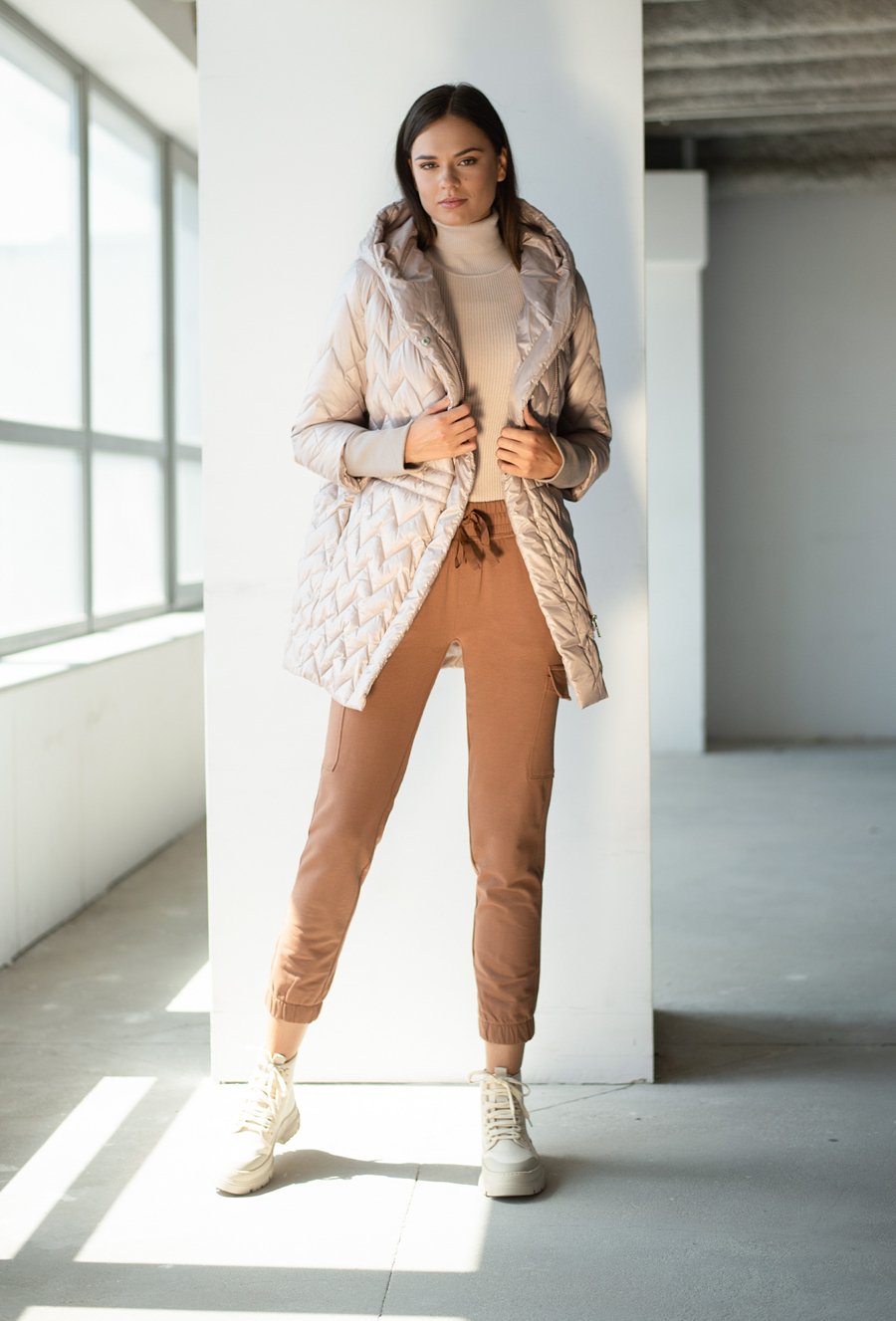 Pikowana kurtka w jodełkę