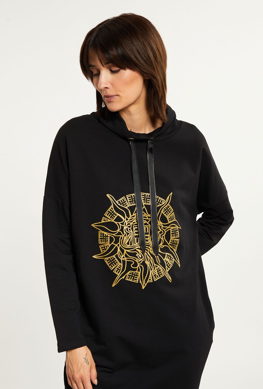 Dresowa sukienka damska ze st&oacute;jką