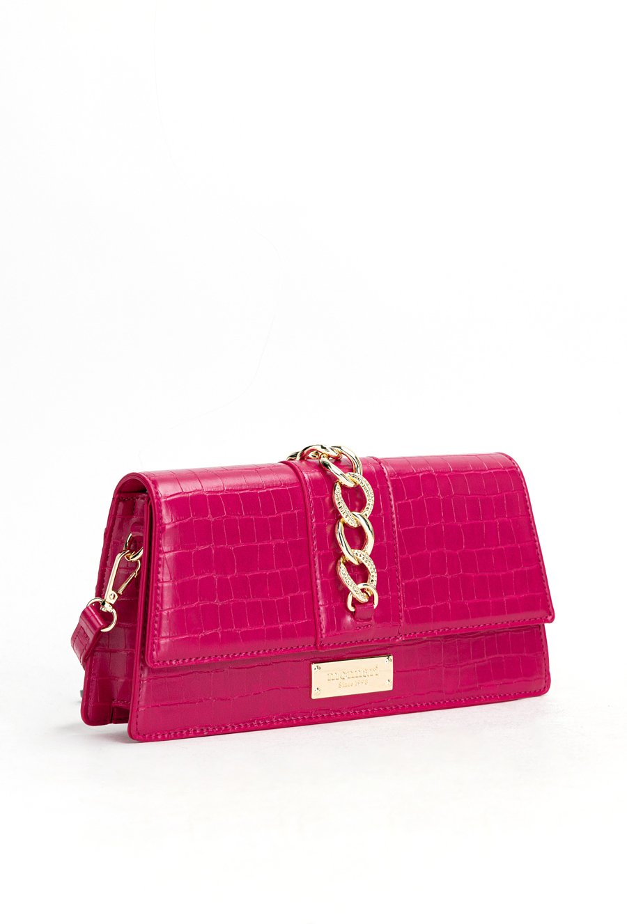 Kuferek z ozdobną aplikacją