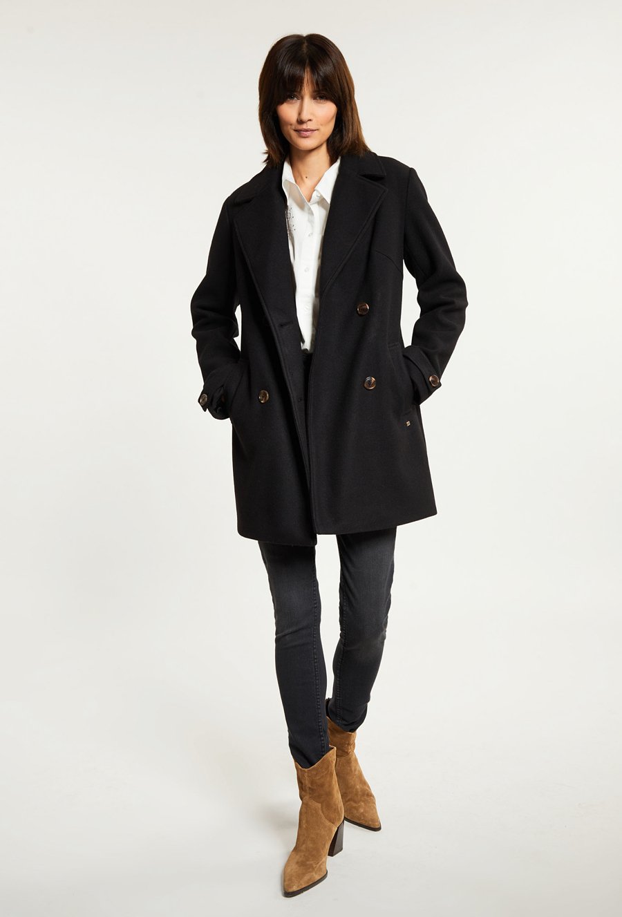 Klasyczny, dwurzędowy płaszcz