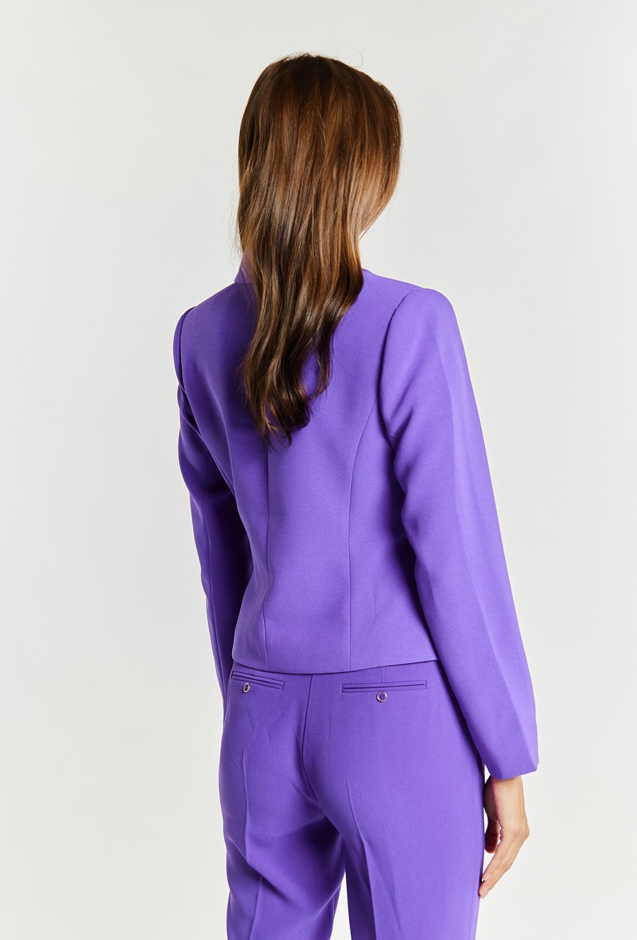 Kr&oacute;tki żakiet damski