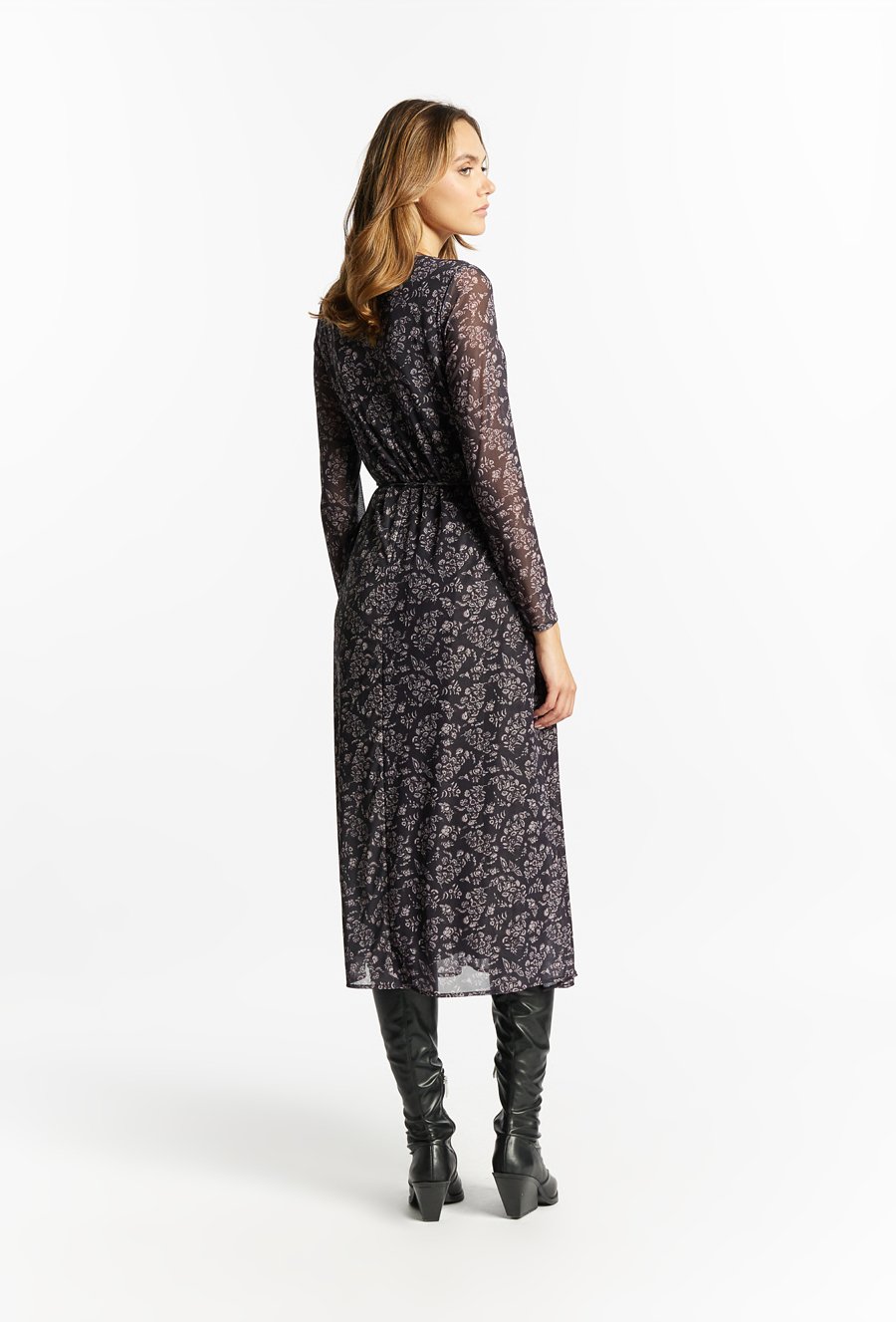 Wzorzysta sukienka midi