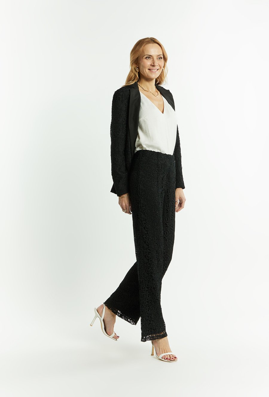 Haftowane spodnie damskie