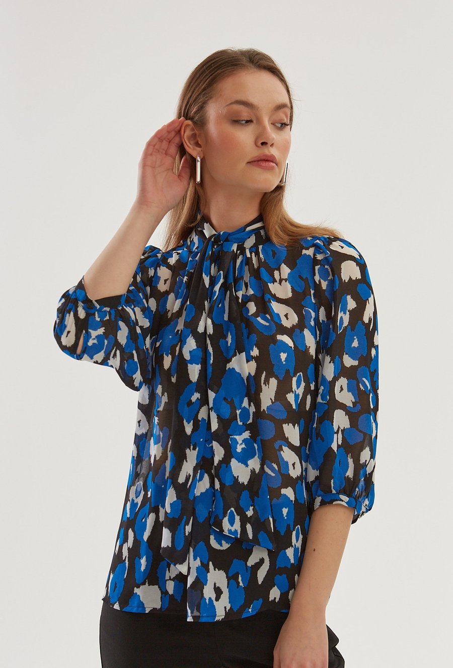 Elegancka bluzka z szarfą