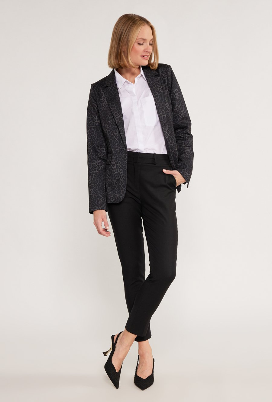 Wzorzysty żakiet damski