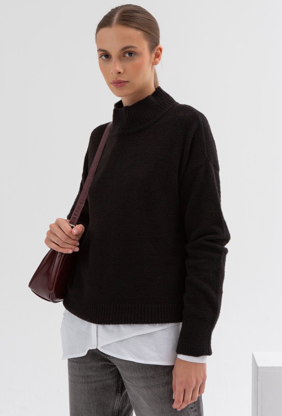 P&oacute;łgolf w czarnym kolorze