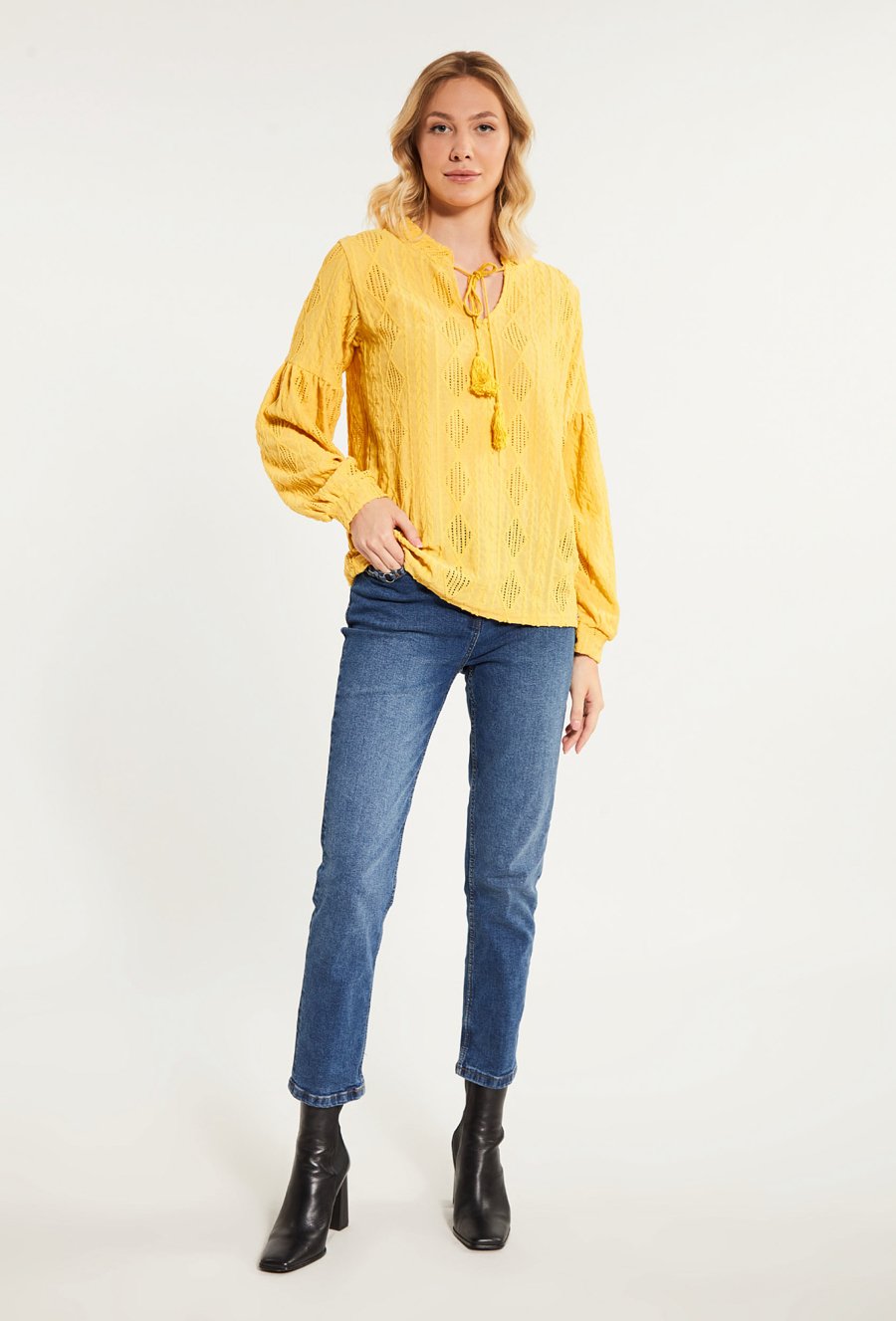 Ażurowa bluzka damska