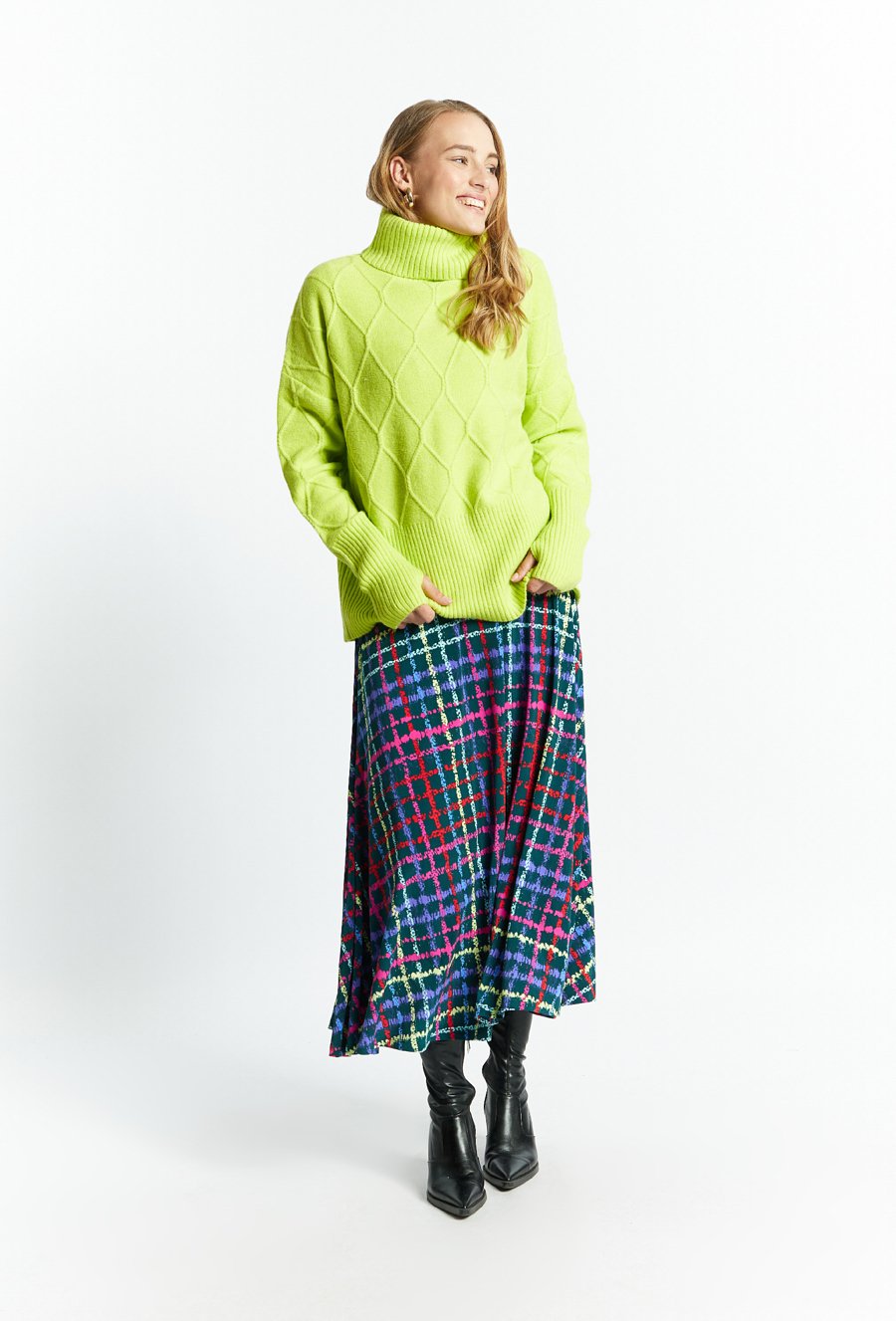 Sweter damski ze splotem