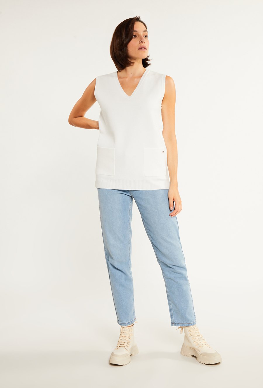 Sweterkowa kamizelka