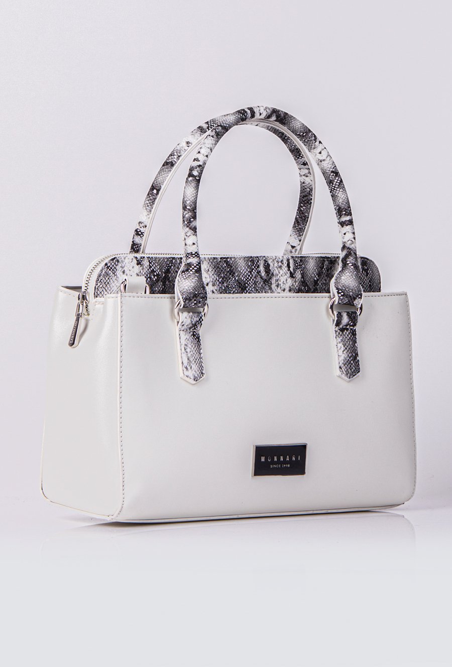 Akt&oacute;wka damska z wzorem