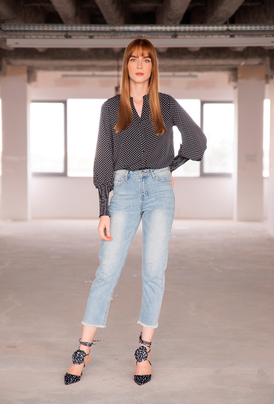 Czarna koszula w grochy