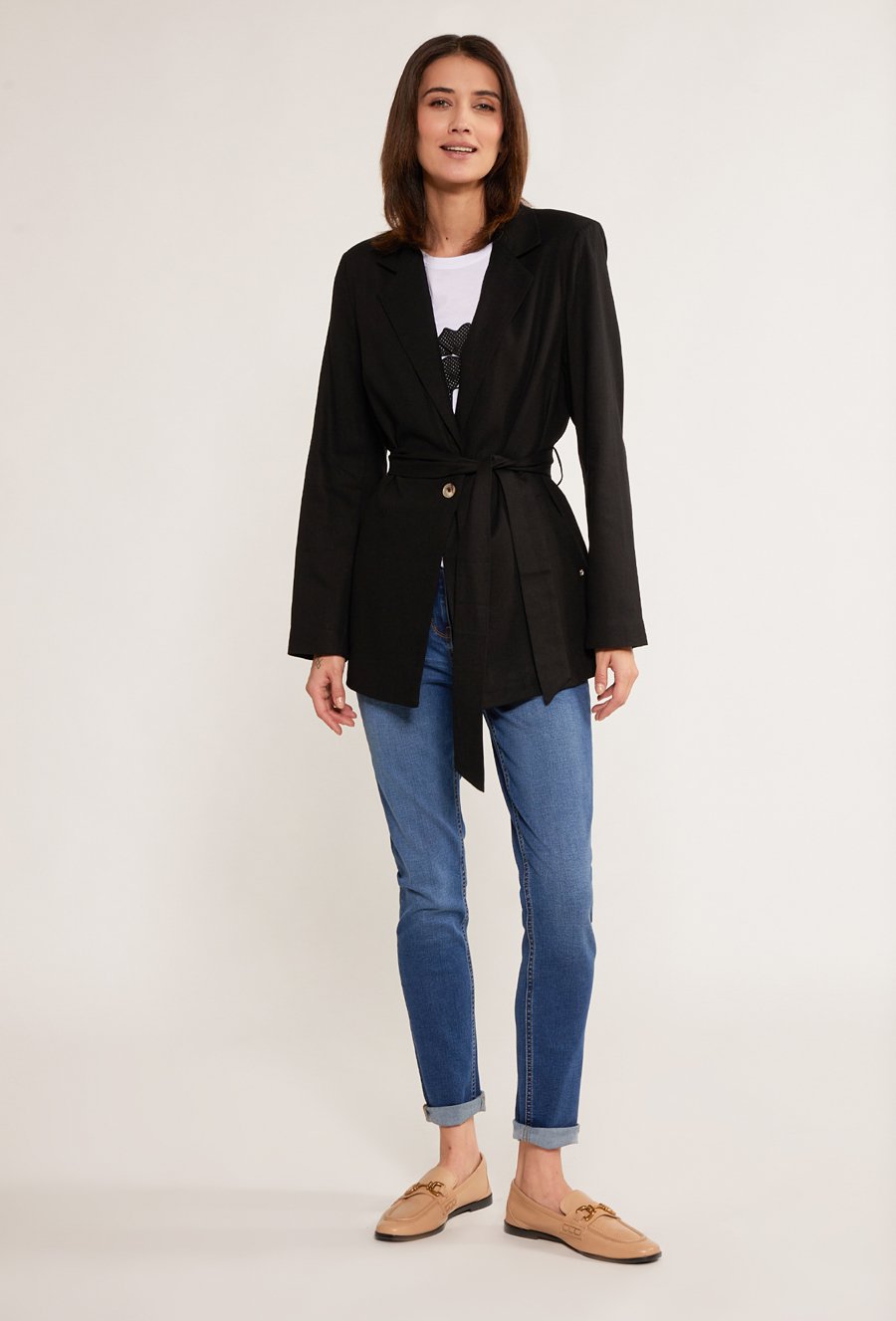 Elegancki żakiet z wiązaniem