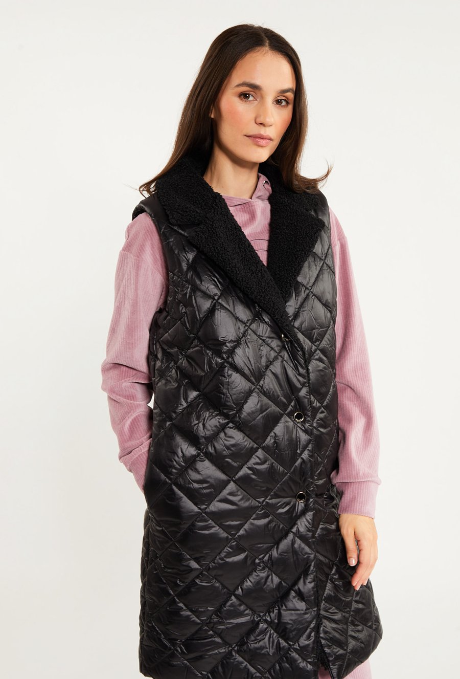 Bezrękawnik z kołnierzem