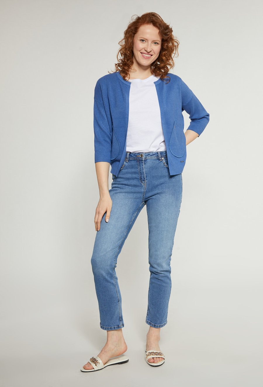 Kr&oacute;tki kardigan z kieszonkami