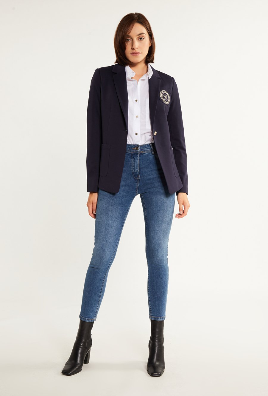 Dzianinowy żakiet z haftowanym logo