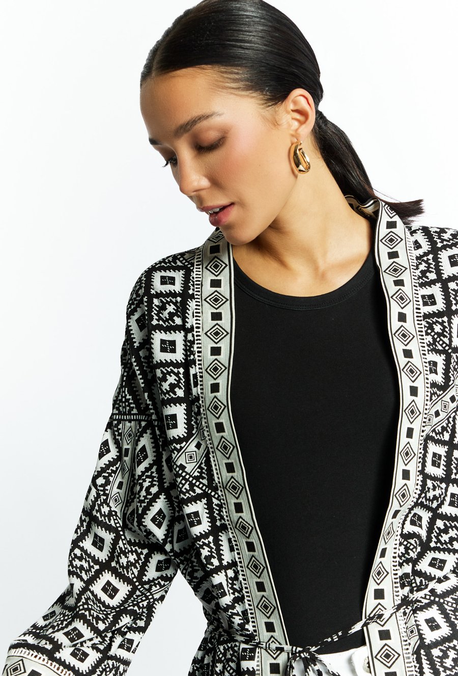 Wzorzysta narzutka w stylu boho